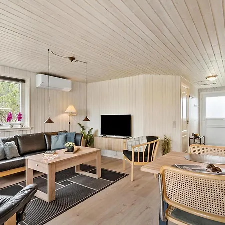 Beautiful In With Kitchen Holiday home *